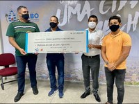 Vereadores fazem entrega de cheque